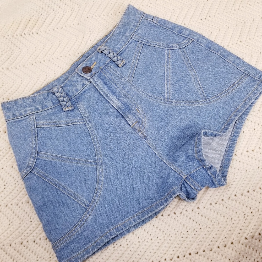 🔥flash sale🔥 UO bdg High Waist Denim Shorts